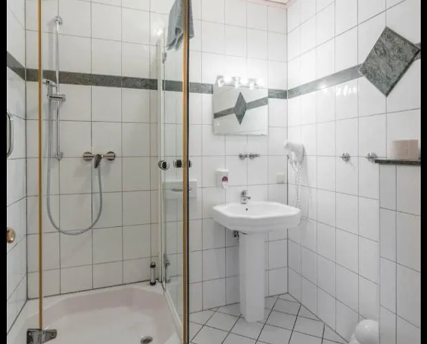 Отель Weingut Schulze