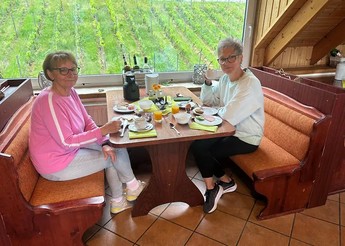 Weingut Schulze 호텔 프레이버그